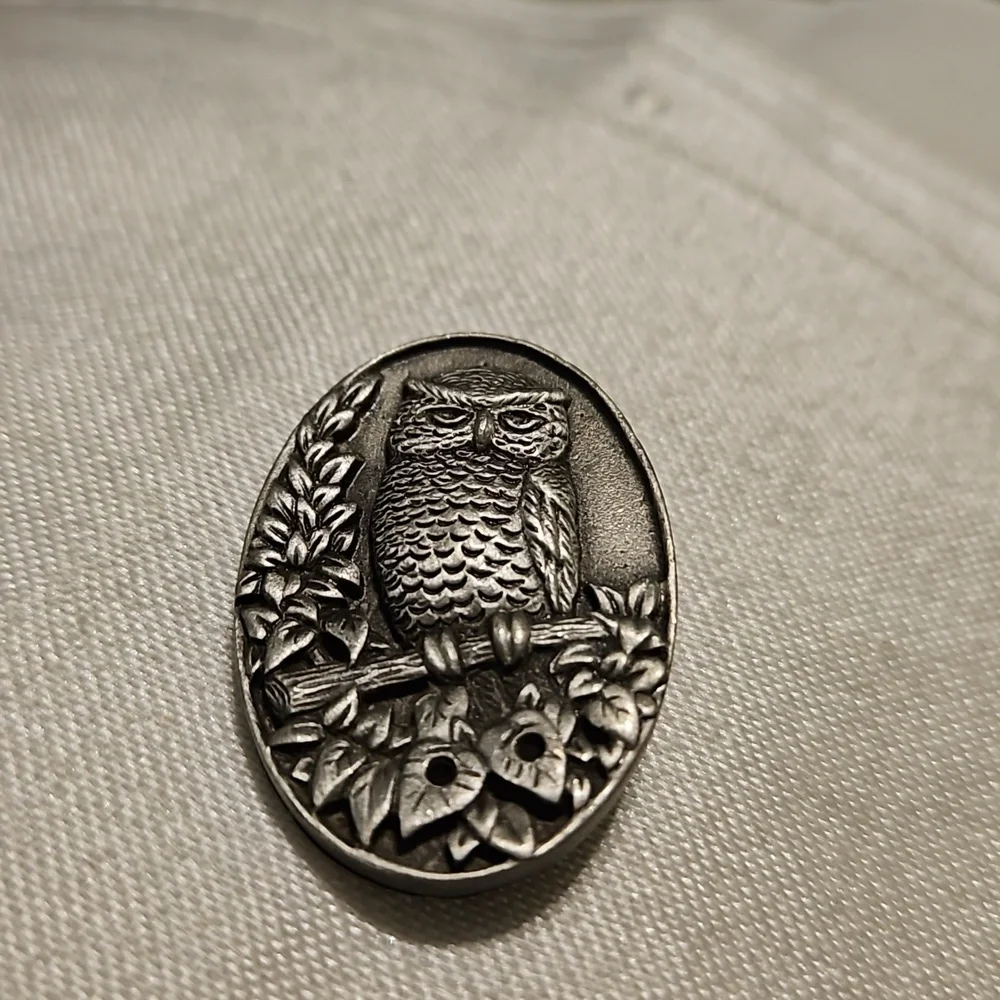 Ms. Dee Pewter Oval Owl Brooch Pin with Earrings #102 - Picture 4 of 5